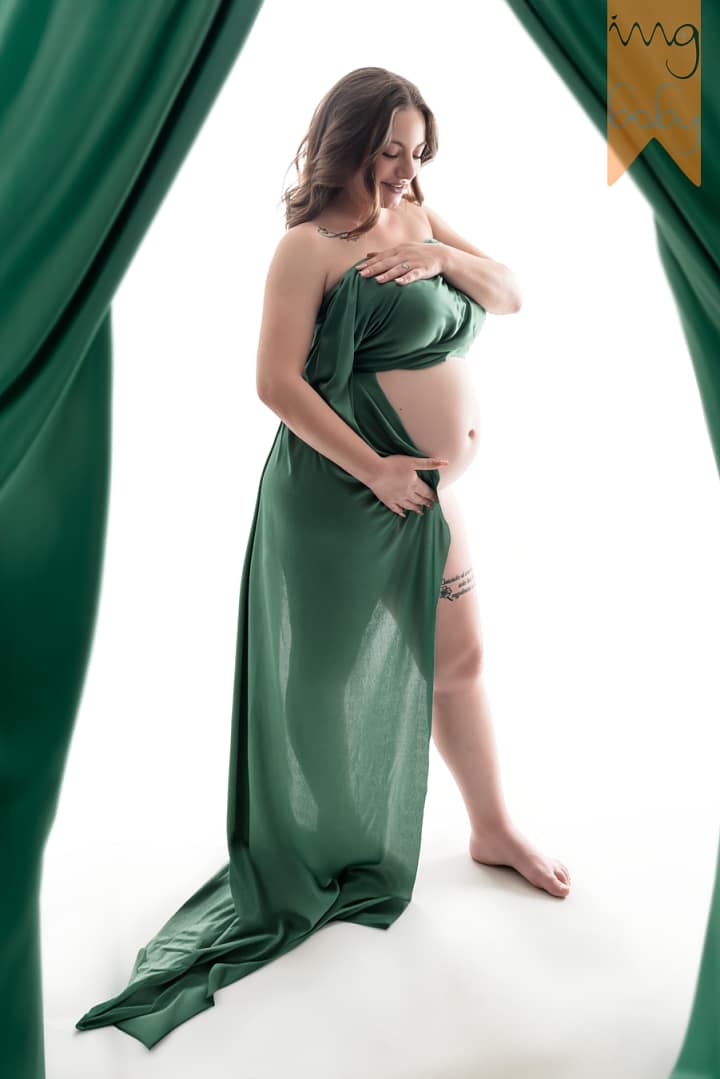 Fotografía de embarazada con tela