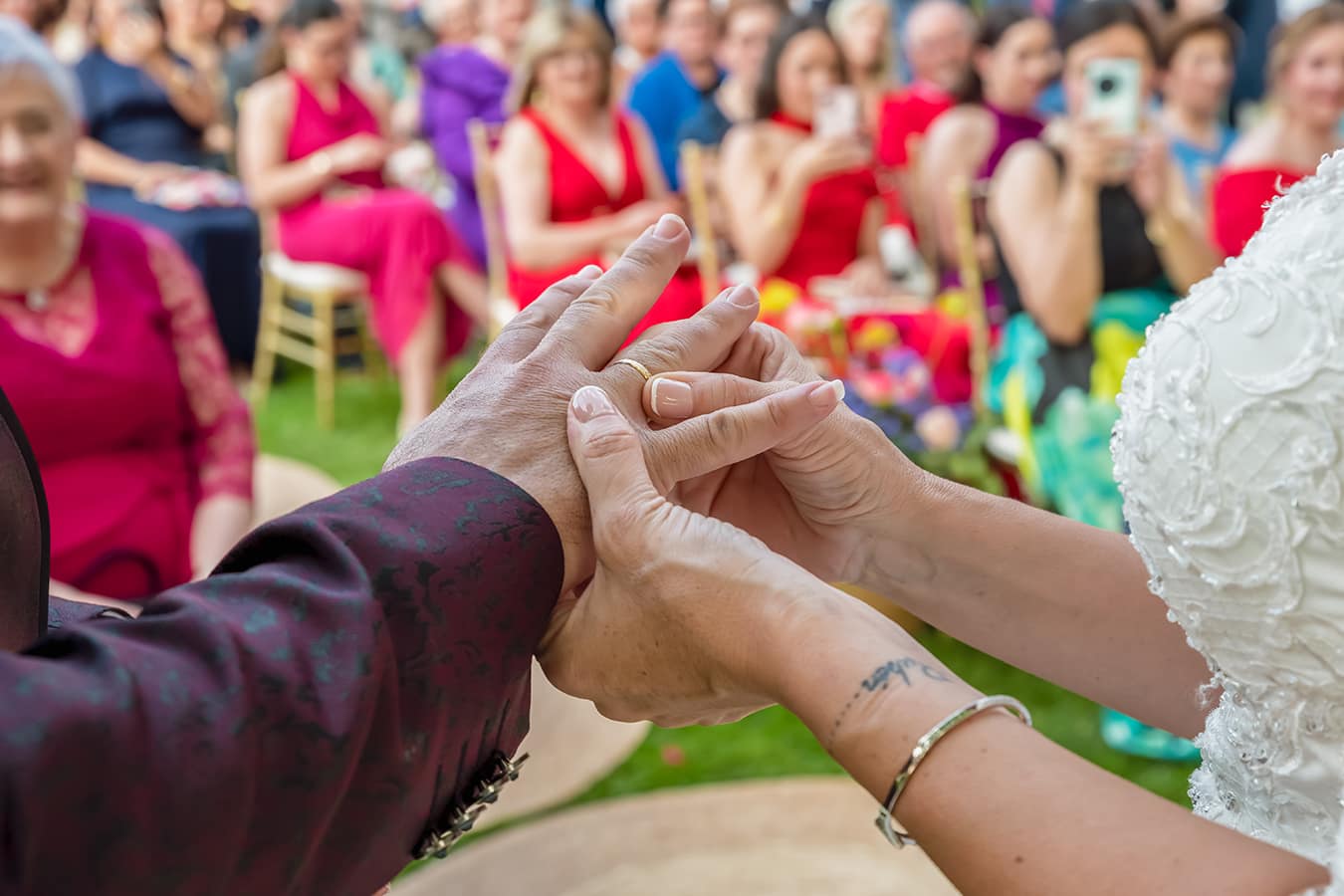 Boda al aire libre Hotel Granada Palace, alianza novio Monachil