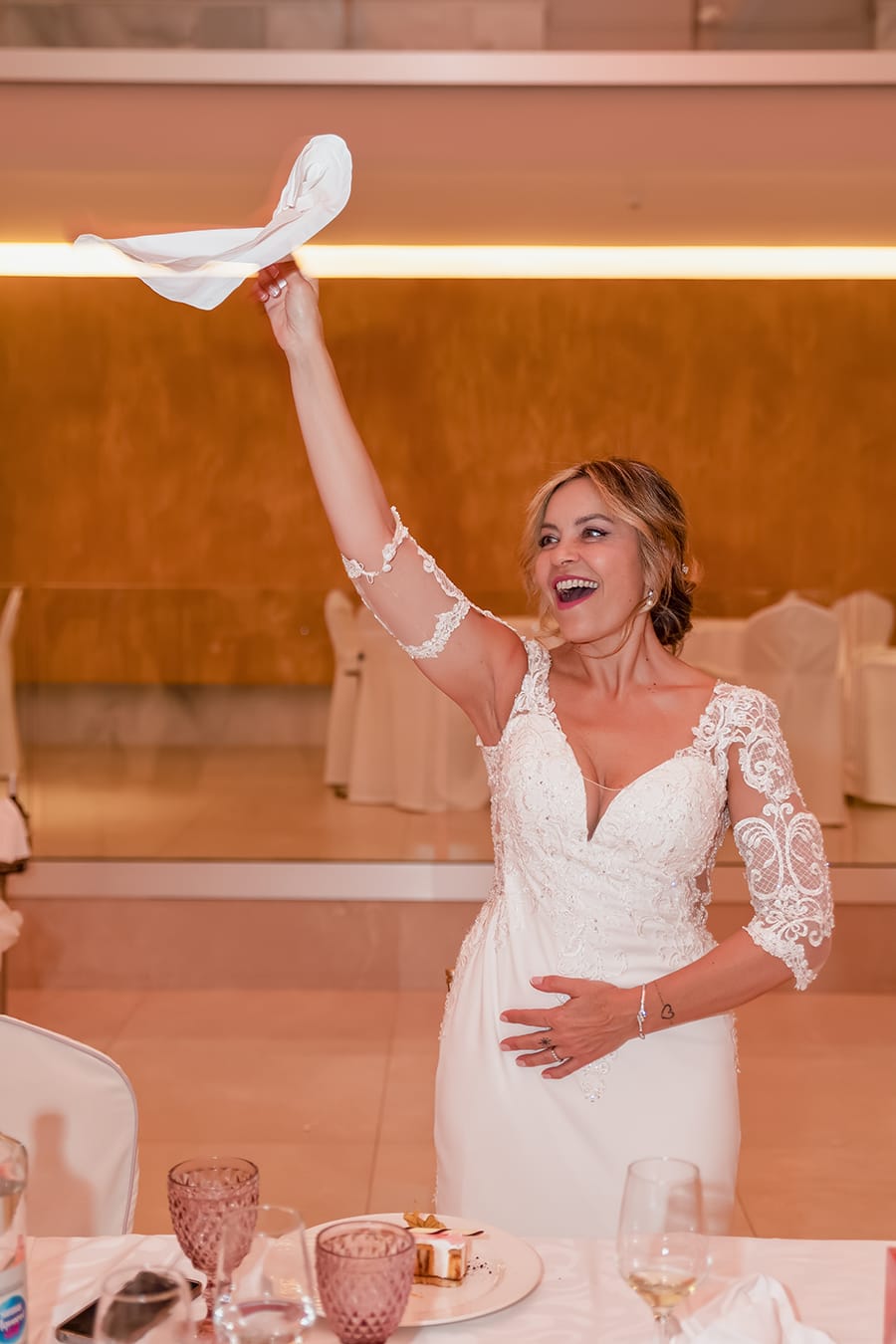 Esa novia como mola boda Hotel Granada Palace, Celebración boda Monachil