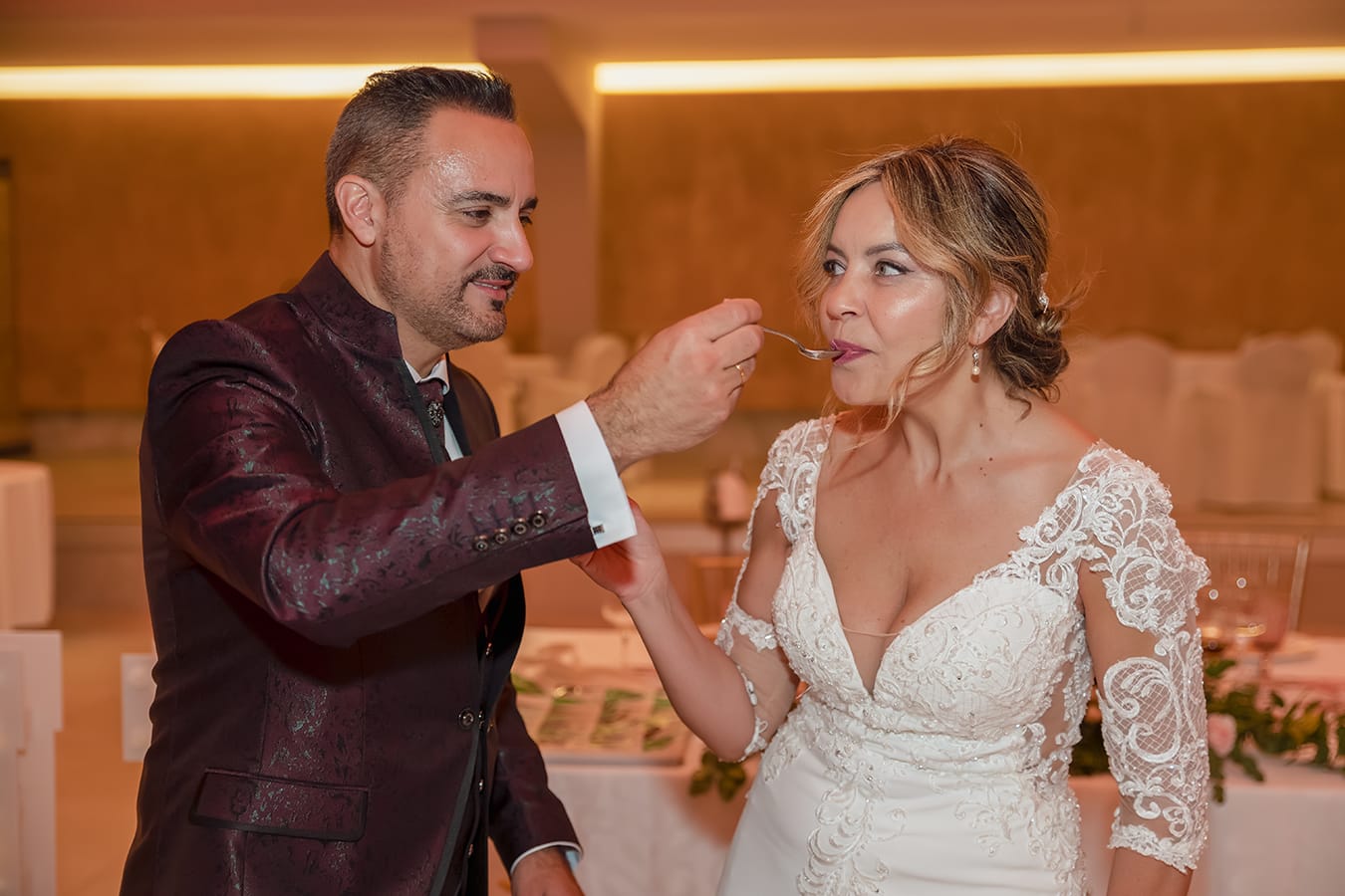 Corte de tarta boda Hotel Granada Palace, Celebración boda Monachil