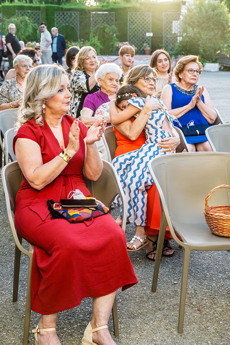 Retrato de grupo y momentos de felicidad compartida en Granada